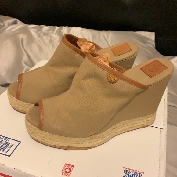 Fall in love with these Tory Burch canvas wedges!! - Picture 3 of 7